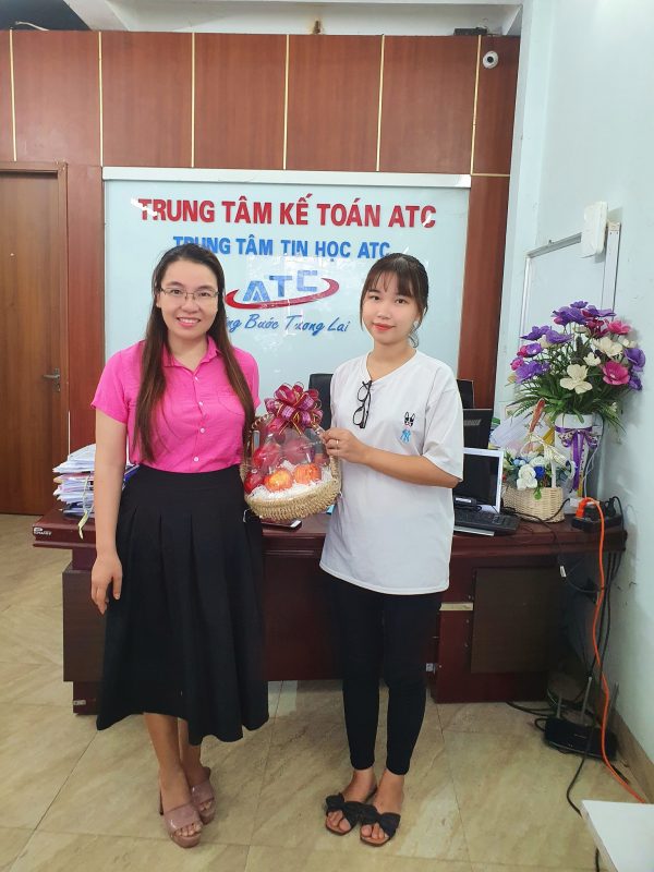 trung tam ke toan o thanh hoa Bạn Trang học viên có 2 CON NHỎ, nhà có DOANH NGHIỆP riêng, nhưng hàng ngày vẫn MIỆT MÀI vượt35km từ BỈM SƠN tớ
