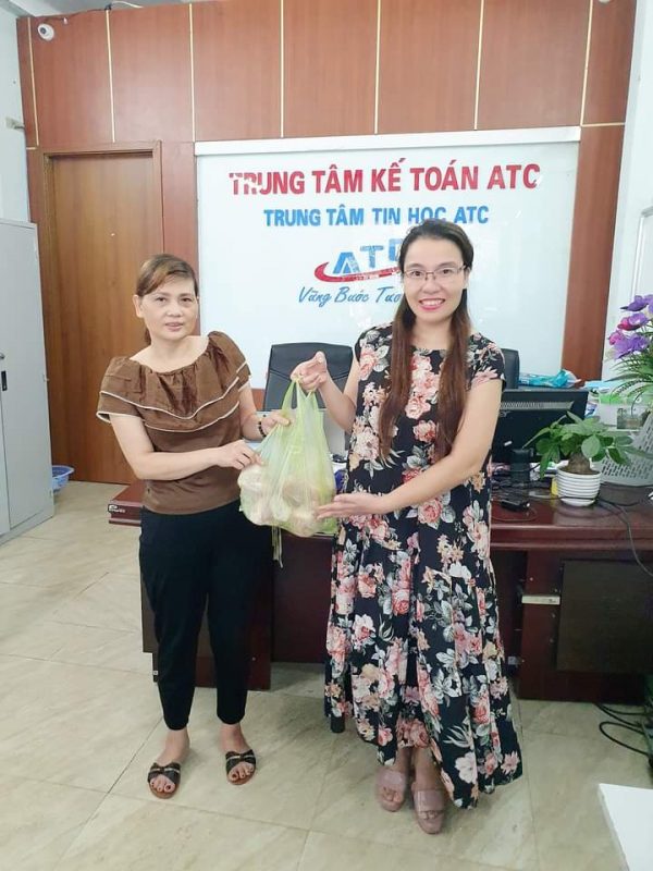 hoc ke toan tai thanh hoa MÙNG 1 NHẬN MÓN QUÀ ĐẶC BIỆT TỪ PHỤ HUYNH HỌC VIÊN ATC: Thịt lợn rừng .Chị nói: "Trung tâm ATC trao đi nhiều giá