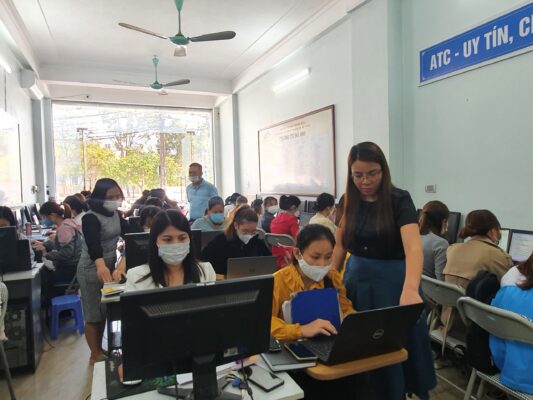 Trung tam dao tao tin hoc o Thanh Hoa Trên con đường thành công luôn có những dấu chân của sự vấp ngã, của sự hi sinh và của những vết