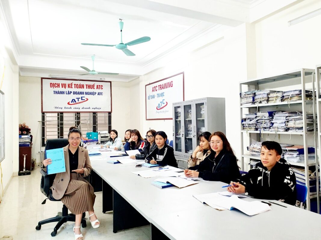 Trung tâm kế toán ở thanh hóa CEO ATC: TRI THỨC KHÔNG BAO GIỜ LÀ DỄ DÀNG....Học không bao giờ dễ, nhưng không học thì chậm trễ tương