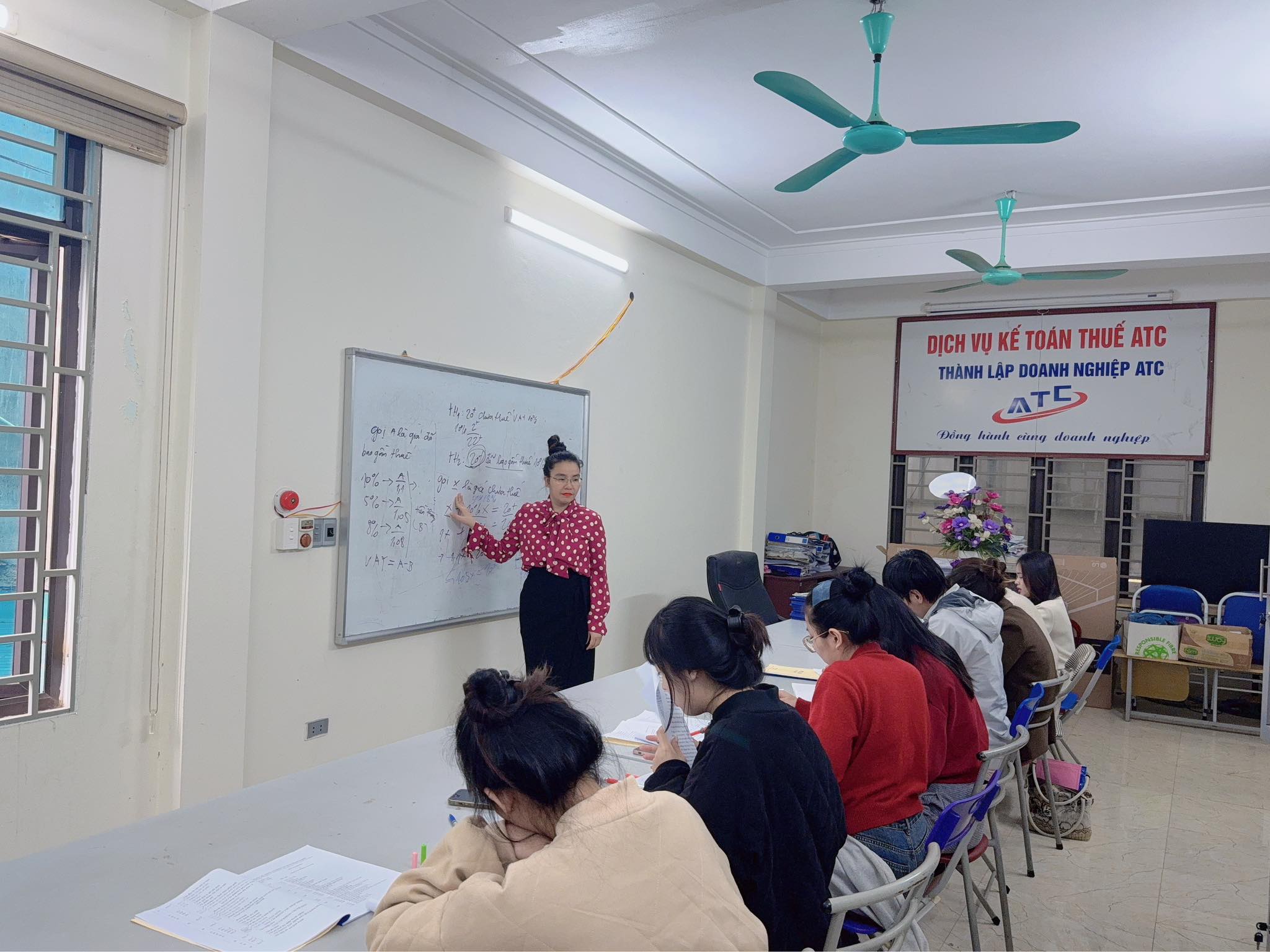 Dịch vụ và đào tạo kế toán hộ kinh doanh